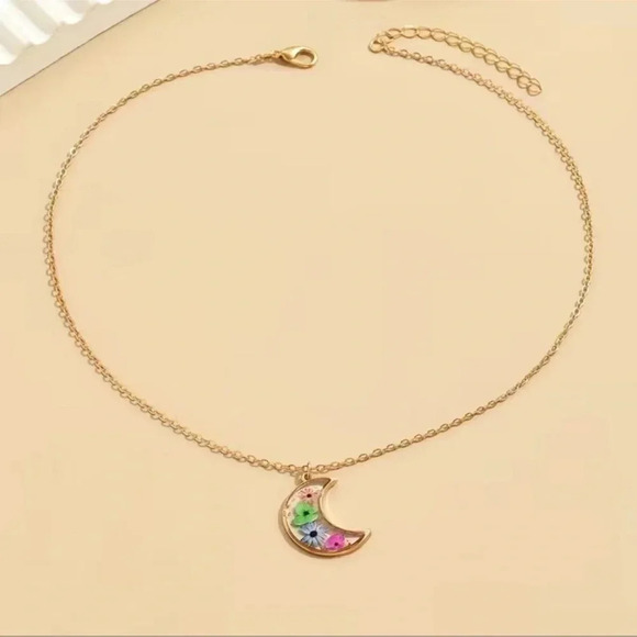 18k Gold Plated Flower Crescent Moon Pendant Necklace - Picture 4 of 5